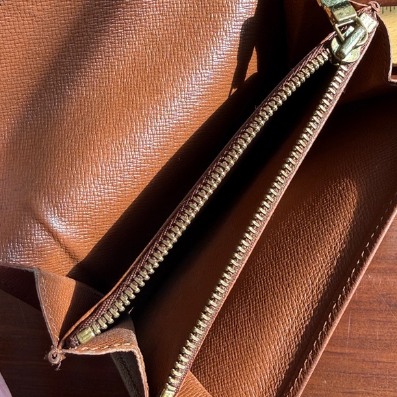 Louis Vuitton wallet - Picture 7 of 9